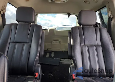 2014 Chrysler Town & Country Touring z USA, uszkodzony, nr VIN 2C4RC1BG5ER158765